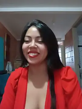 Snapshot of leah_passion chatting on May 27, 10:51 pm leah passion online show from May 27, 10:51 pm