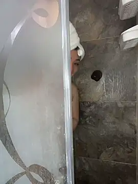 Karina Yang online show from February 10, 2:43 pm