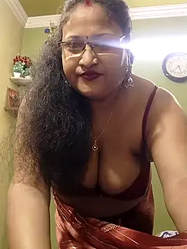 Snapshot of Mona_love143 chatting on November 12, 12:05 pm Mona love143 online show from November 12, 12:05 pm