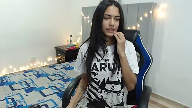 Snapshot of imSophia chatting on March 15, 6:43 pm imSophia online show from March 15, 6:43 pm