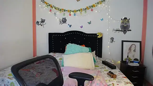 naughty girl 4u online show from February 27, 7:37 pm