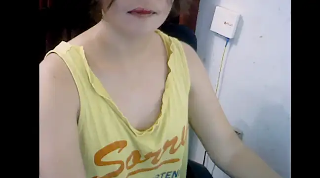 Snapshot of makemefallin chatting on December 10, 2:50 pm makemefallin online show from December 10, 2:50 pm