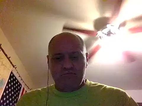 Snapshot of Gerbil8823 chatting on February 7, 2:40 am Gerbil8823 online show from February 7, 2:40 am