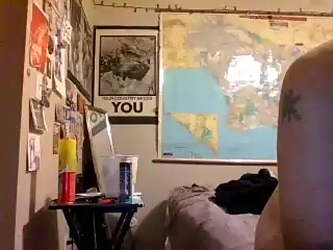 Snapshot of Gerbil8823 chatting on September 18, 2:57 am Gerbil8823 online show from September 18, 2:57 am