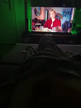 Snapshot of David19932908 chatting on December 4, 9:24 pm David19932908 online show from December 4, 9:24 pm