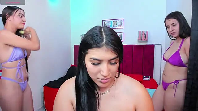 Snapshot of Afrodita-hott chatting on February 3, 3:17 pm Afrodita-hott online show from February 3, 3:17 pm