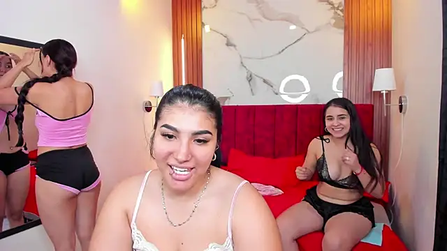 Snapshot of Afrodita-hott chatting on February 28, 6:31 pm Afrodita-hott online show from February 28, 6:31 pm