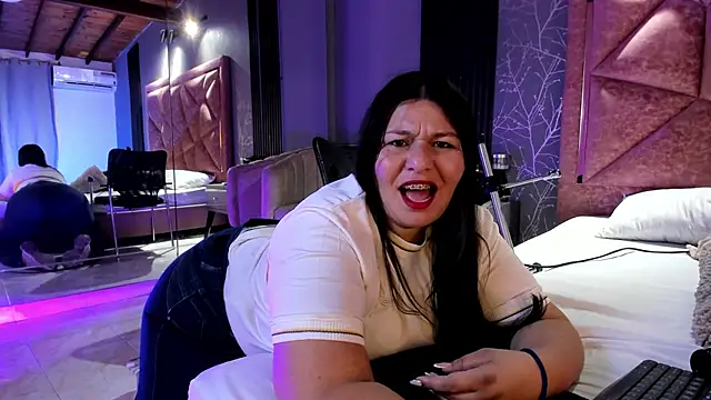 Snapshot of Amanda-Cruz chatting on September 10, 1:38 am Amanda-Cruz online show from September 10, 1:38 am