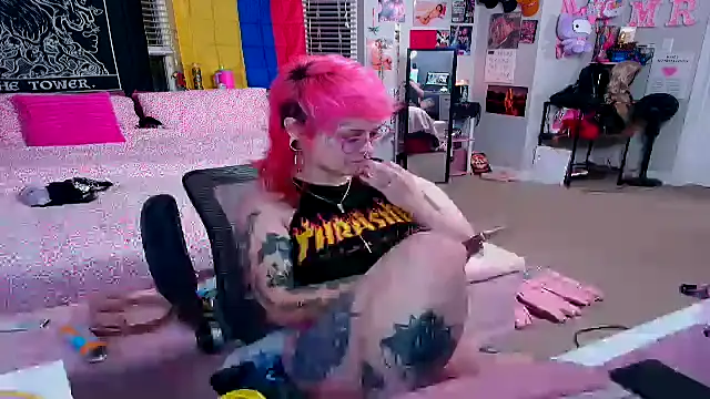 Snapshot of MissRomero chatting on November 23, 1:16 am MissRomero online show from November 23, 1:16 am