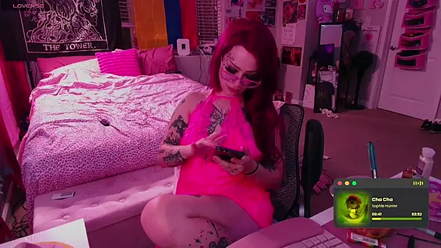 Snapshot of MissRomero chatting on November 30, 1:42 am MissRomero online show from November 30, 1:42 am