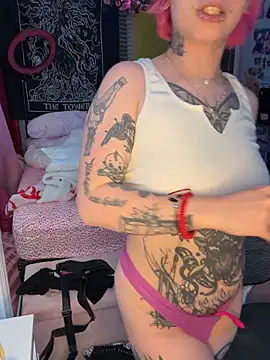 Snapshot of MissRomero chatting on March 11, 2:06 am MissRomero online show from March 11, 2:06 am