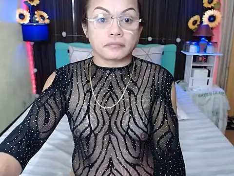 UrAsianPrincessDanie online show from February 17, 7:20 pm