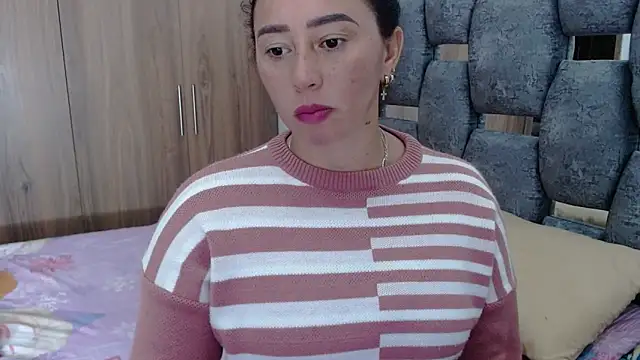 Snapshot of sara_hott_1 chatting on January 18, 8:30 pm sara hott 1 online show from January 18, 8:30 pm