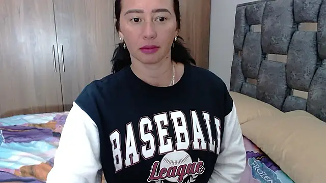 Snapshot of sara_hott_1 chatting on January 23, 7:40 pm sara hott 1 online show from January 23, 7:40 pm
