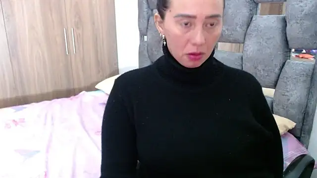 Snapshot of sara_hott_1 chatting on January 31, 7:18 pm sara hott 1 online show from January 31, 7:18 pm
