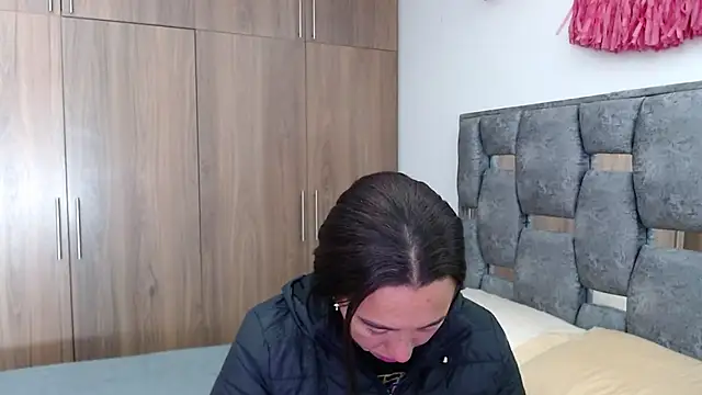 Snapshot of sara_hott_1 chatting on March 10, 12:26 pm sara hott 1 online show from March 10, 12:26 pm