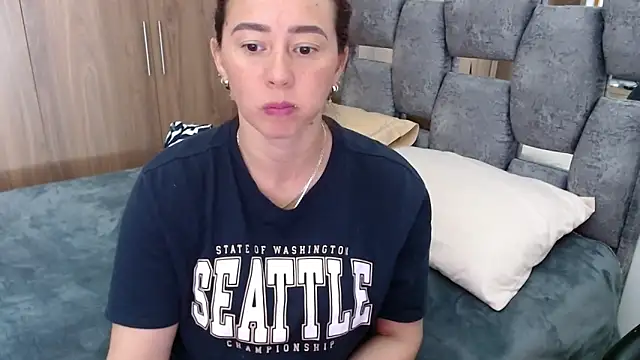 Snapshot of sara_hott_1 chatting on March 13, 1:29 pm sara hott 1 online show from March 13, 1:29 pm