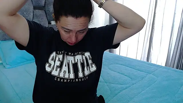 Snapshot of sara_hott_1 chatting on September 17, 3:24 pm sara hott 1 online show from September 17, 3:24 pm