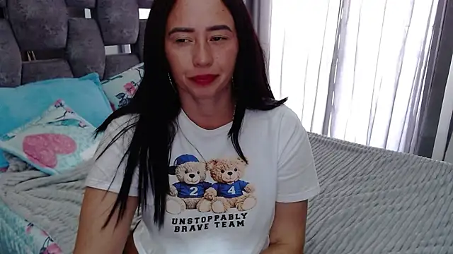 Snapshot of sara_hott_1 chatting on September 23, 8:34 pm sara hott 1 online show from September 23, 8:34 pm