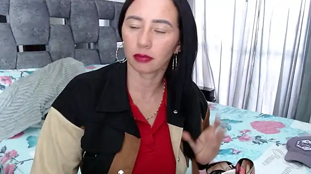 Snapshot of sara_hott_1 chatting on September 26, 8:02 pm sara hott 1 online show from September 26, 8:02 pm