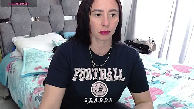 Snapshot of sara_hott_1 chatting on October 1, 6:25 pm sara hott 1 online show from October 1, 6:25 pm