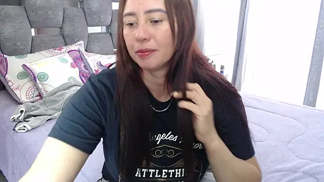 sara hott 1 online show from April 16, 2:29 pm