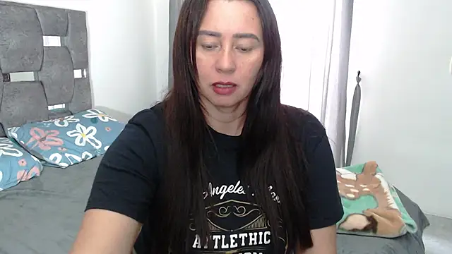 sara hott 1 online show from May 15, 7:43 pm