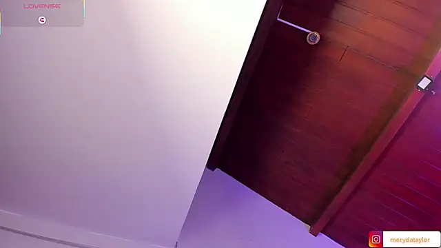 MERIDA TAYLOR online show from February 6, 12:48 pm