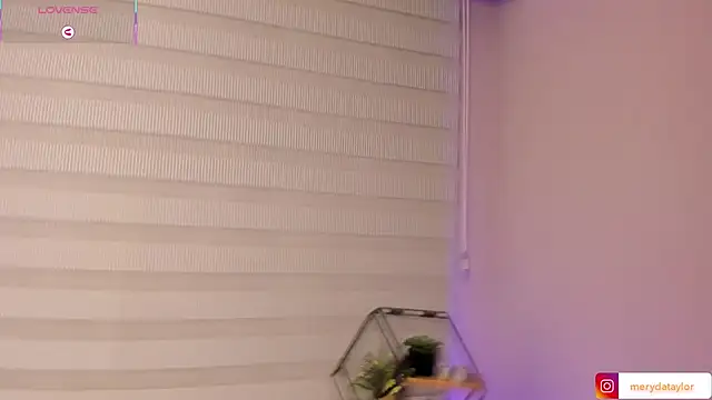 MERIDA TAYLOR online show from February 10, 6:35 pm