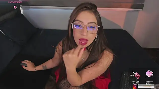 MERIDA TAYLOR online show from March 21, 4:29 pm