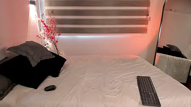 MERIDA TAYLOR online show from September 13, 1:11 pm