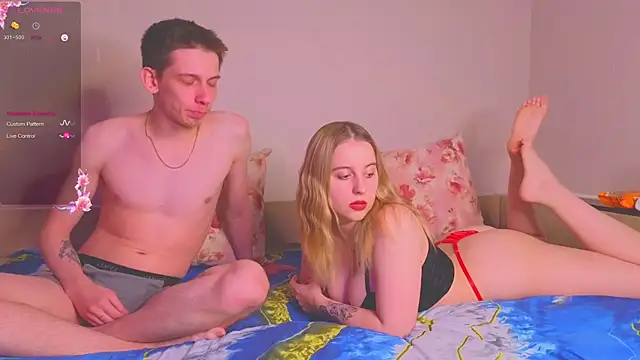 cuple off online show from December 4, 11:30 am