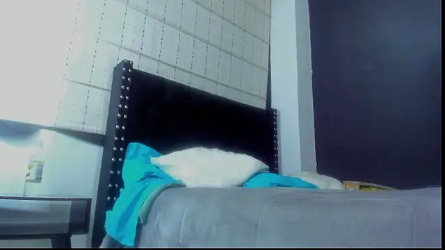 amareto queen online show from March 22, 1:11 am