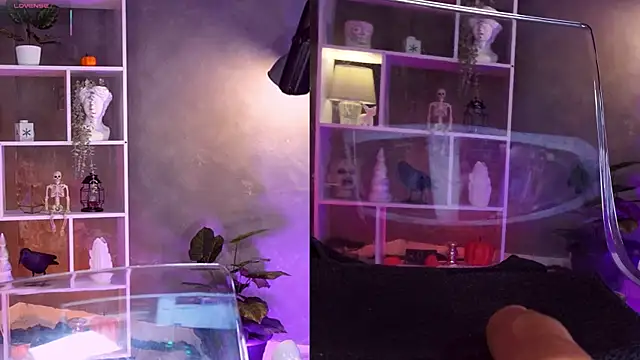 RedJasmine  online show from October 15, 6:52 pm