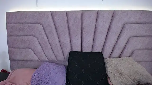 Jessica-Kraftt online show from March 18, 3:20 am