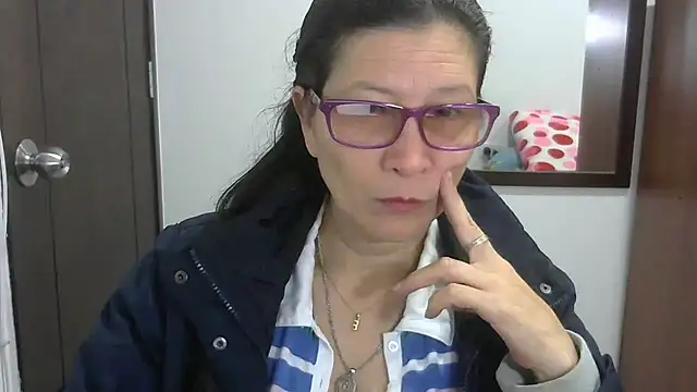 latin49 online show from February 27, 5:02 am