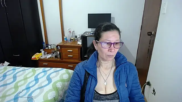 latin49 online show from September 12, 4:34 am