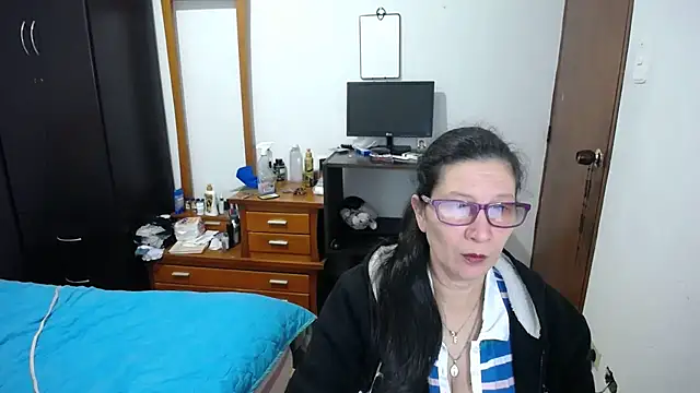 latin49 online show from September 30, 4:39 am