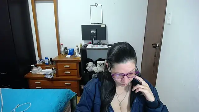 latin49 online show from October 15, 4:23 am