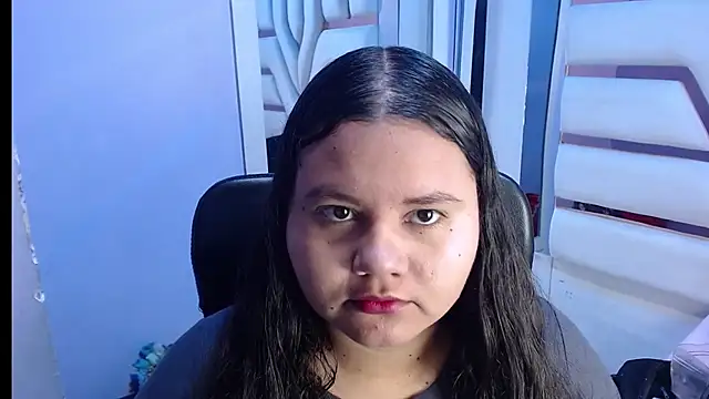 ValenTitis online show from December 3, 8:29 pm