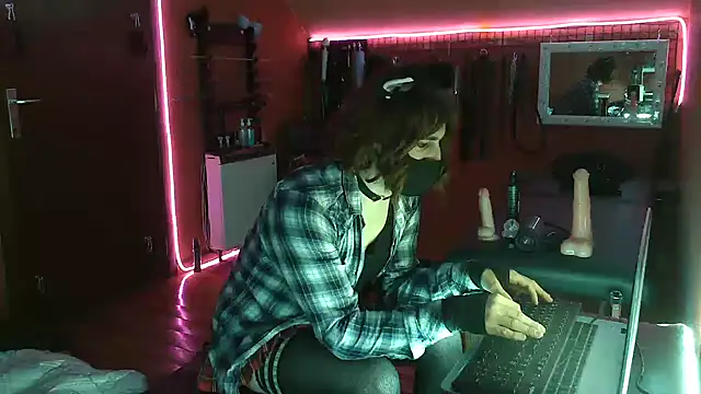 Ginny-the-bdsm-nympho online show from March 16, 6:01 pm