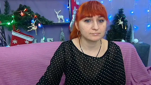 NinaFlawlees online show from December 17, 7:15 pm