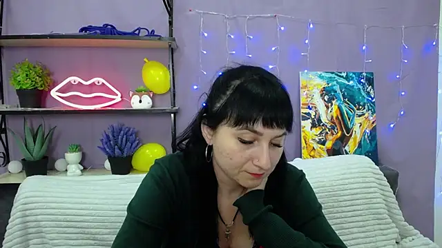 NinaFlawlees online show from January 21, 10:30 pm