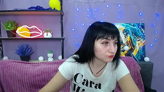 NinaFlawlees online show from January 28, 10:45 pm