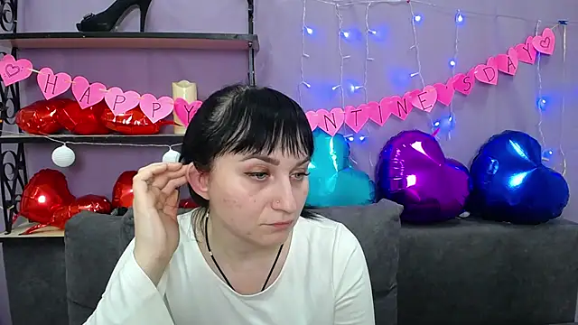 NinaFlawlees online show from February 6, 5:35 am