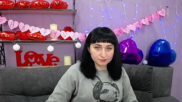 NinaFlawlees online show from February 11, 6:33 pm