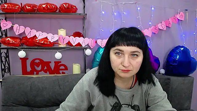 NinaFlawlees online show from February 11, 10:50 pm