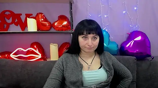 NinaFlawlees online show from March 1, 1:11 am