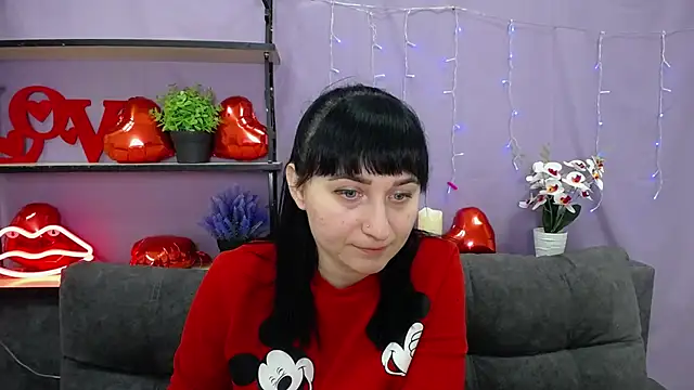 NinaFlawlees online show from March 5, 7:06 pm