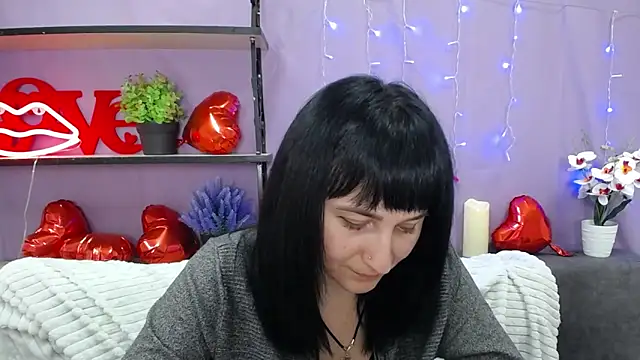 NinaFlawlees online show from March 8, 4:45 am